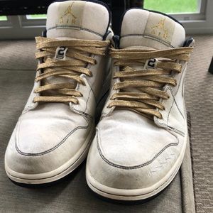 Jordan 1 Retro low Jeter edition